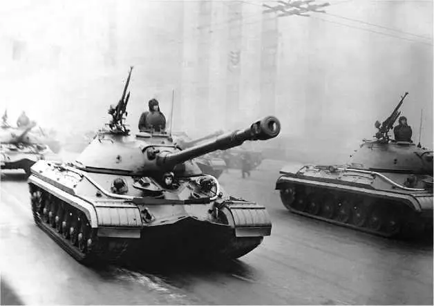 Тяжелые танки Т10А на Красной площади Москва 7 ноября 1957 года Силовая - фото 120