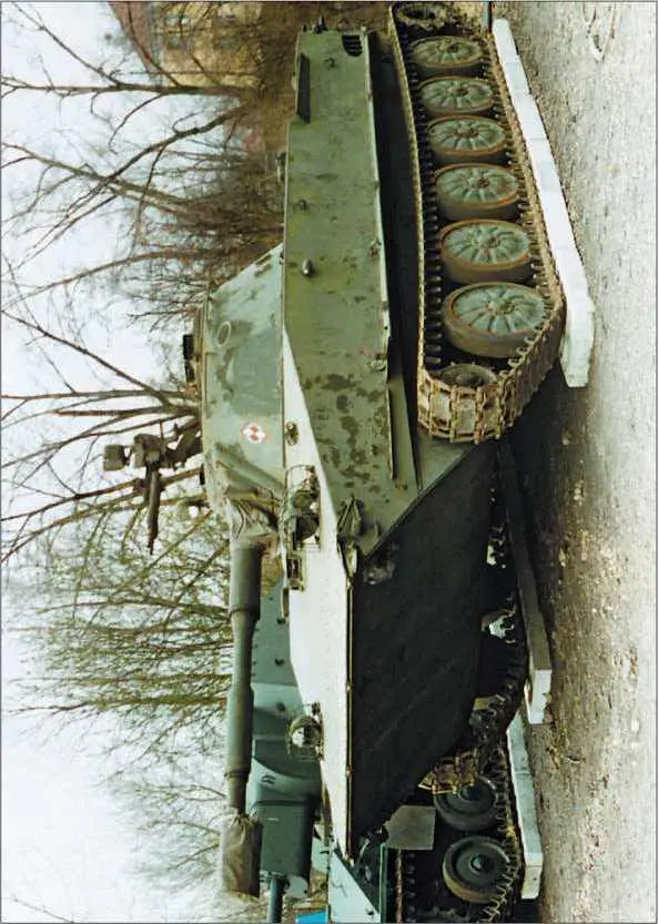Танк ПТ76Б в Музее Войска Польского в Варшаве 1997 год Тяжелый танк Т10М - фото 280