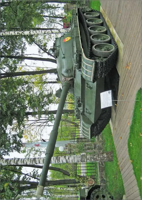 Средний танк Т62 в Музее техники В Задорожного 2010 год Танки Т64Б в - фото 284