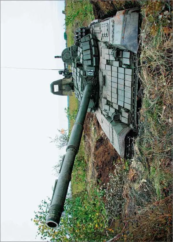 Основной танк Т72Б Российской Армии в окопе 2008 год Основной танк Т72БА - фото 289