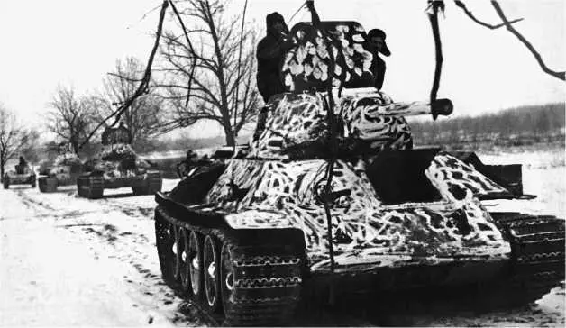 Танки Т34 в любопытном зимнем камуфляже Западный фронт январь 1942 года - фото 34