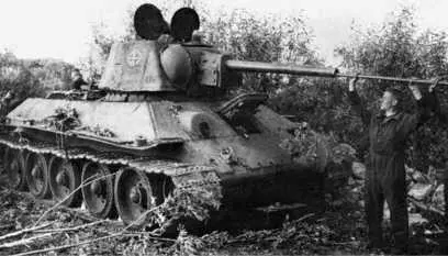 Танк Т34 с улучшенной башней Лето 1942 года Танки Т34 с десантом - фото 54