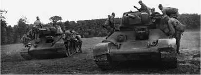 Танки 22й танковой бригады перед атакой Воронежский фронт лето 1943 года - фото 76