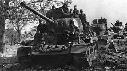 Танки Т3485 на подступах к Берлину 1й Белорусский фронт апрель 1945 года - фото 116
