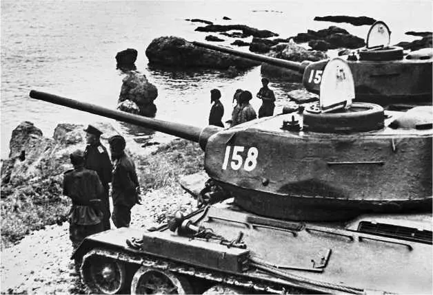 И на Тихом океане свой закончили поход Район Даляня август 1945 года На - фото 124