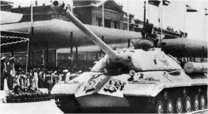 Первые танки ИС3 египетской армии на параде в Каире 23 июня 1956 года - фото 280