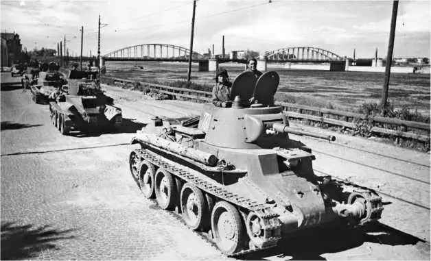 БТ7 и БТ5 направляются на передовую Ленинград сентябрь 1943 года - фото 198