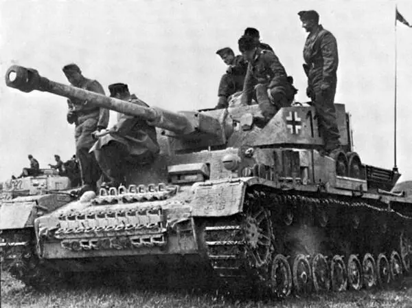 PzIV AusfH из состава венгерского 30го танкового полка 1944 год Все - фото 36