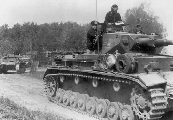 PzIV AusfВ 10й танковой дивизии в окрестностях Седана Франция 1940 год К - фото 68
