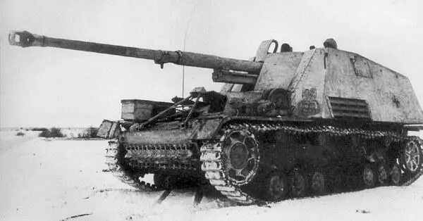 Истребитель танков Насхорн на огневой позиции Восточный фронт конец 1944 - фото 130