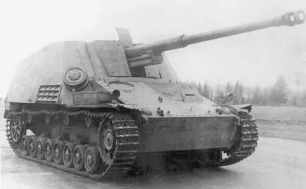 Истребитель танков Насхорн на НИБТПолигоне в Кубинке 1947 год Тем не менее - фото 132