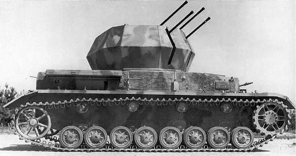 Одна из первых серийных зенитных установок Вирбельвинд вверху и внизу 1944 - фото 156