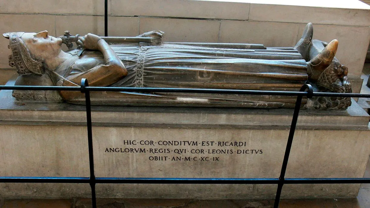 Надгробие Ричарда I Львиное Сердце в соборе аббатства Фонтевро Глава 6 - фото 21