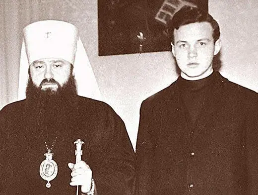Архиепископ Никодим Ротов и семинарист Владимир Гундяев будущий патриарх - фото 32