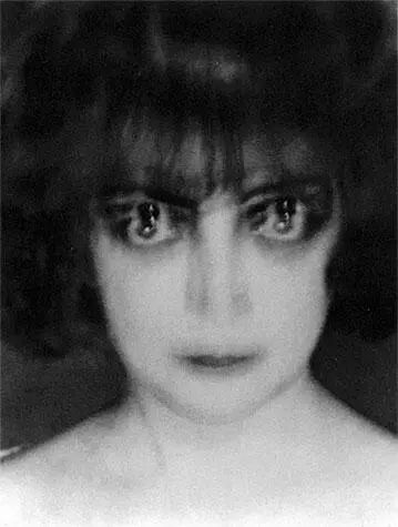 Мэн Рэй Портрет маркизы Касати 1922 Андре Кёртеж Из серии Искажение - фото 92