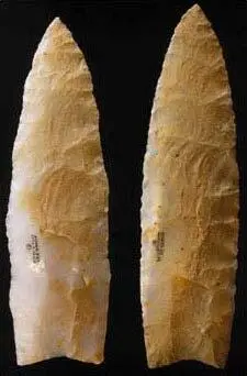 Наконечники копий культуры Кловис оружие которым около 12 000 лет назад была - фото 37