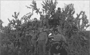 Октябрь 1942 года гдето на Тереке На переднем плане фотографии в черной - фото 172