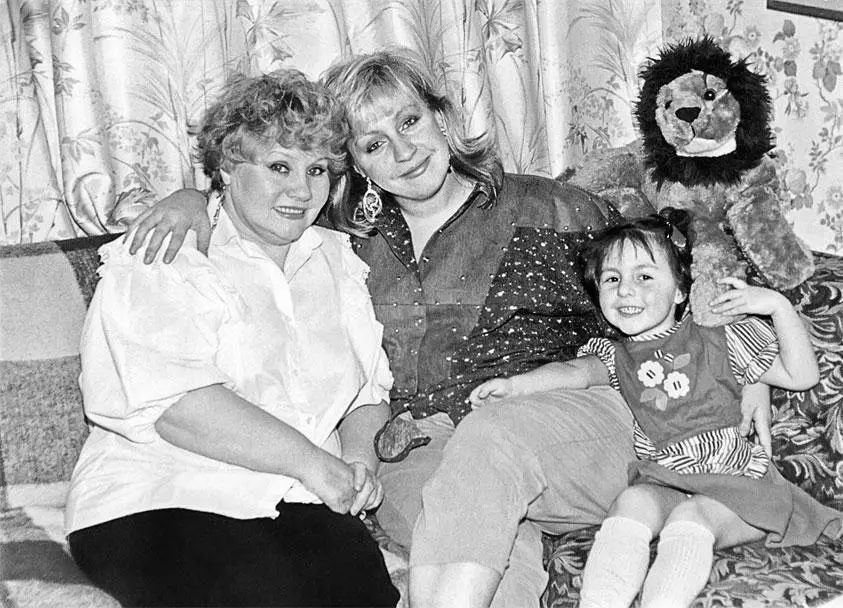 Марина и Настя в гостях у Людмилы Сергеевны День рождения Марины С мамой - фото 42