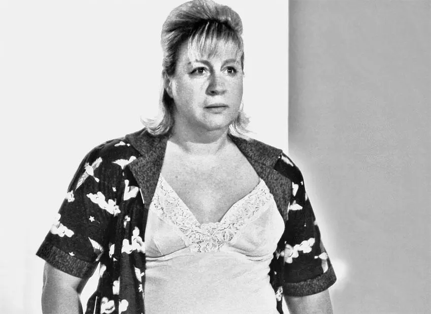 Спектакль Изображая жертву Мать Марина Голуб Сцена из спектакля - фото 70