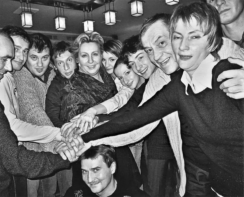 Команда спектакля Гамлет за кулисами Режиссер Юрий Бутусов Сцена из - фото 75