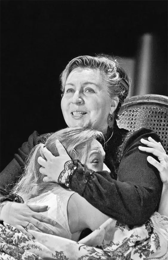 Васса Железнова Марина Голуб и Ксения Теплова в роли Людмилы Васса - фото 88