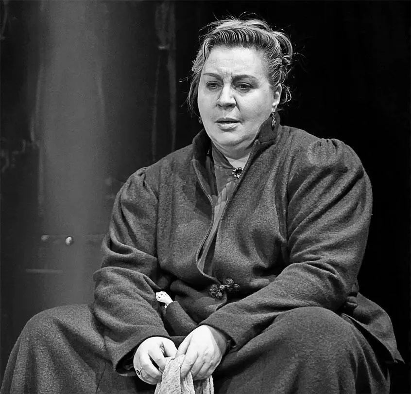Васса Железнова Марина Голуб Сцена из спектакля Он в Аргентине Дуэт - фото 89