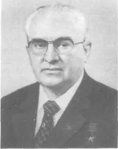 Ю В Андропов родился на станции Нагутская на Ставрополье в семье - фото 79