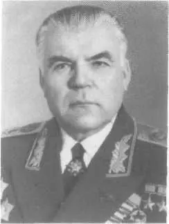 Р Я Малиновский родился в Одессе в семье кухарки Окончив сельскую школу - фото 168