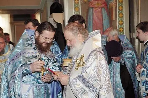 После Патриаршего богослужения 22 декабря 2009 года Святейший Патриарх - фото 177