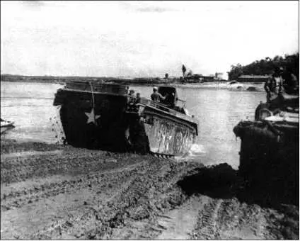 Плавающий транспортер LVT3 входе форсирования реки Ханган Сентябрь 1950 г - фото 216