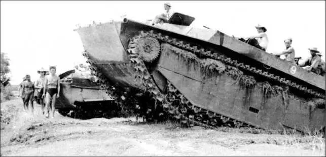 Плавающий бронетранспортер LVT4 Armored Cab и легкий транспортер М29С - фото 226