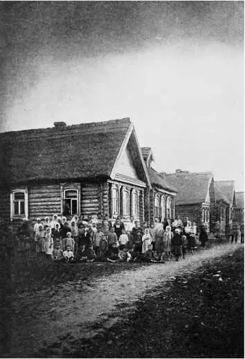 Константиново Второй дом слева изба родителей Сергея Есенина 1926 - фото 6