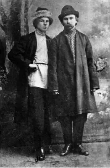 Есенин и Клюев Петроград 1916 За четыре года до Тинякова печально известный - фото 54