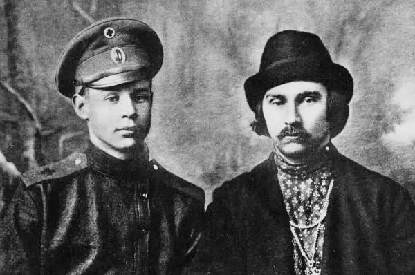 Есенин и Клюев Петроград 1916 После разрыва с Городецким пропаганда - фото 57