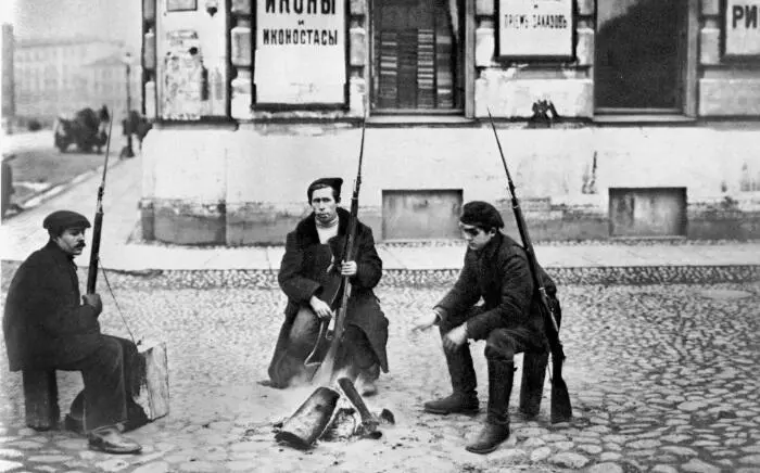 Революционный Петроград Красногвардейский патруль Фотография Я В - фото 84