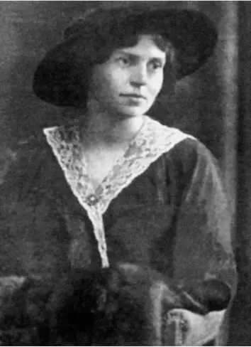 Лидия Кашина 1910е Несомненно одно у Есенина был роман со своей бывшей - фото 96
