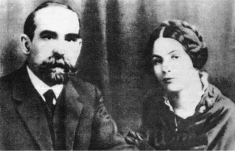 Зинаида Райх с отцом Николаем Андреевичем Орел 1910е Однако вскоре странное - фото 100