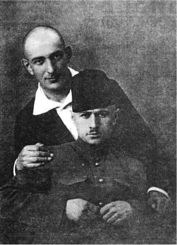 Вадим Шершеневич и Александр Кусиков Конец 1910х Однако распределение ролей - фото 112