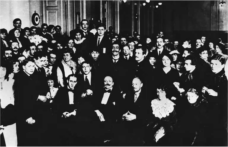 Чествование ФТ Маринетти в зале Калашниковой биржи Петербург 1914 Не - фото 145