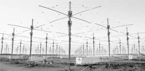 Вид HAARP с воздуха в направлении на вулкан Санфорд Аляска Есть и еще один - фото 28