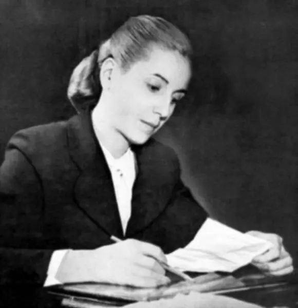 В 1947 году Эвита Перон совершает поездку по Европе за два месяца она посетила - фото 86