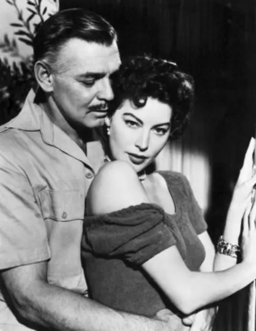 Ава Гарднер и Кларк Гейбл в фильме Могамбо 1953 г В декабре 1955 года Ава - фото 112