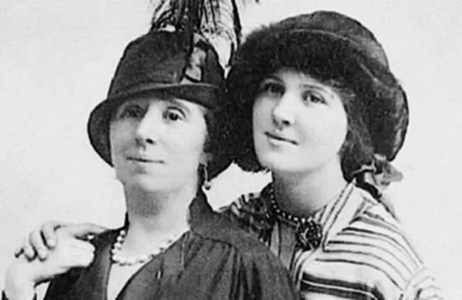 Жанна Ланвен со своей дочерью Маргерит Начинала Жанна в одиночку а в 1925 году - фото 286