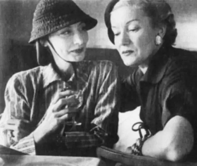 Валентина Санина слева и Татьяна Яковлева НьюЙорк 1949 г В 1964 году - фото 298
