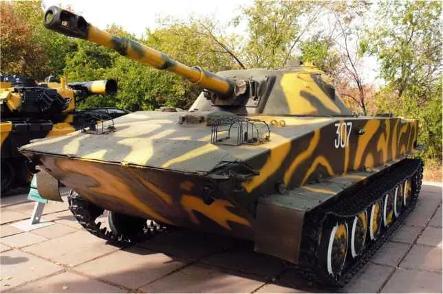 Танк ПТ76Б в Парке Победы г Саратова Танк ПТ76Б в танковом музее - фото 163