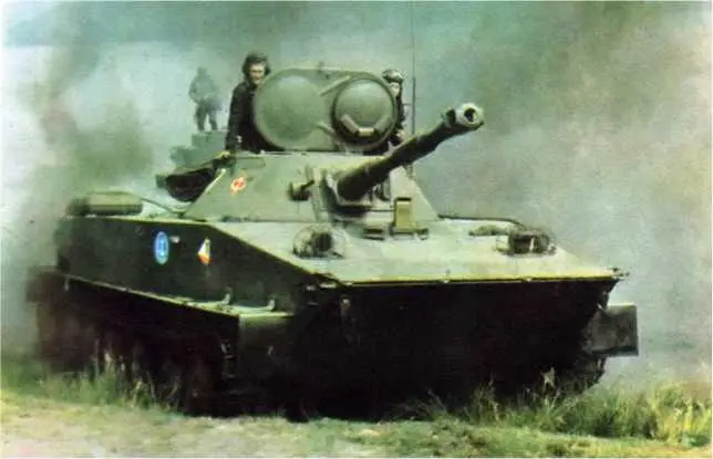 В атаке плавающий танк ПТ76Б из состава 7й дивизии обороны побережья Войска - фото 169