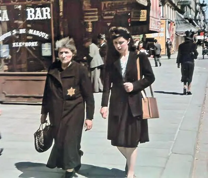 Жизнь оккупированного Парижа В конце концов в марте 1944 года Кролик - фото 66