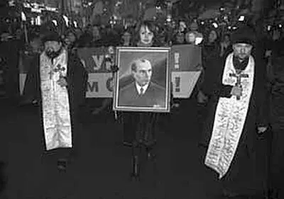 Факельное шествие украинских нацистов Январь 2014 г Нынешние киевские - фото 18