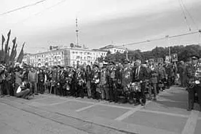 Луганск День Победы 9 мая 2014 г Александр координатор движения Луганская - фото 23