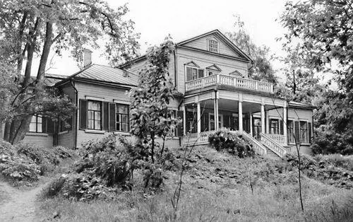 Усадебный дом в Абрамцеве Абрамцевокудринская резьба - фото 36